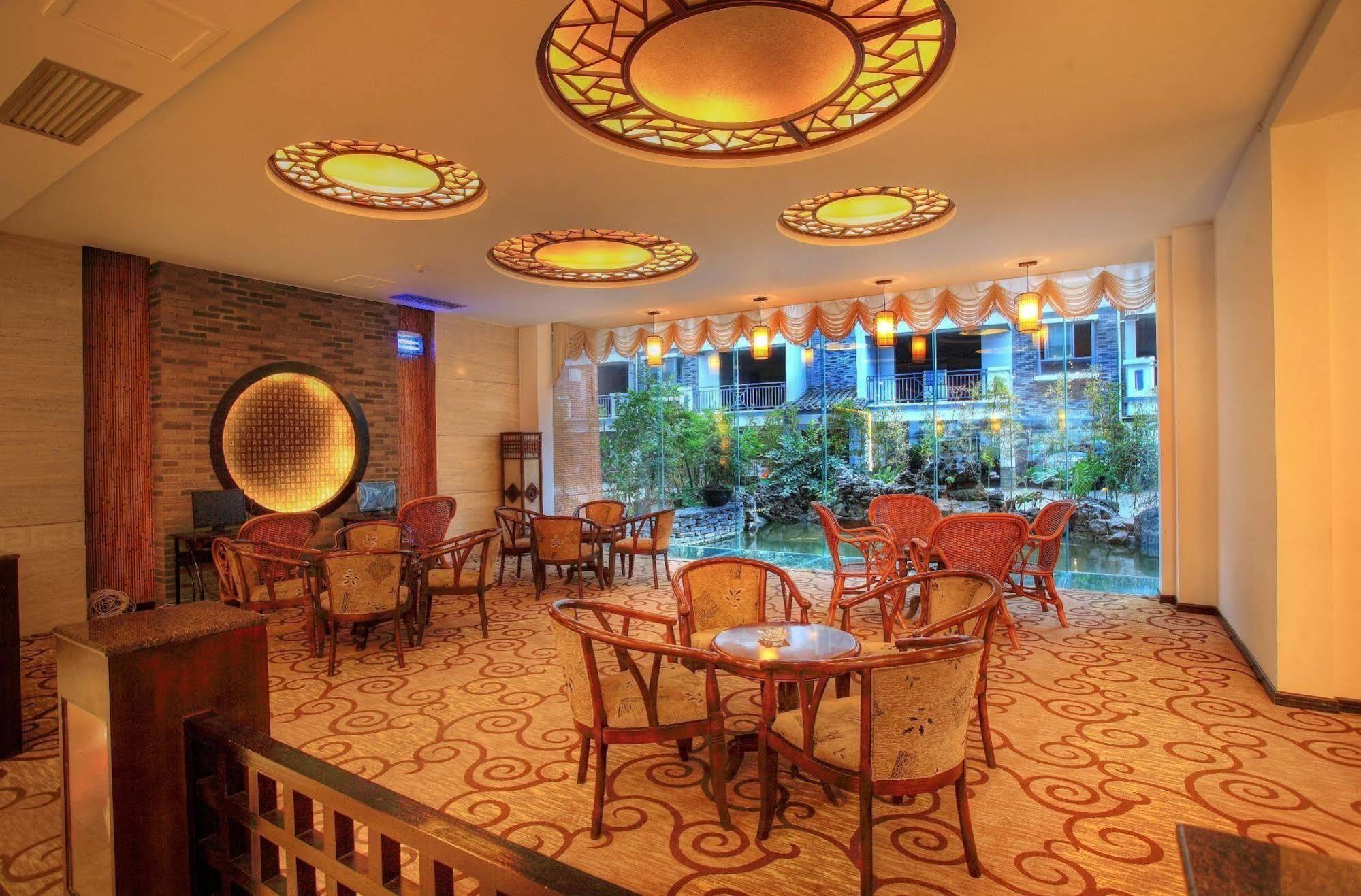 Jasper International Hotel Yangshuo Buitenkant foto