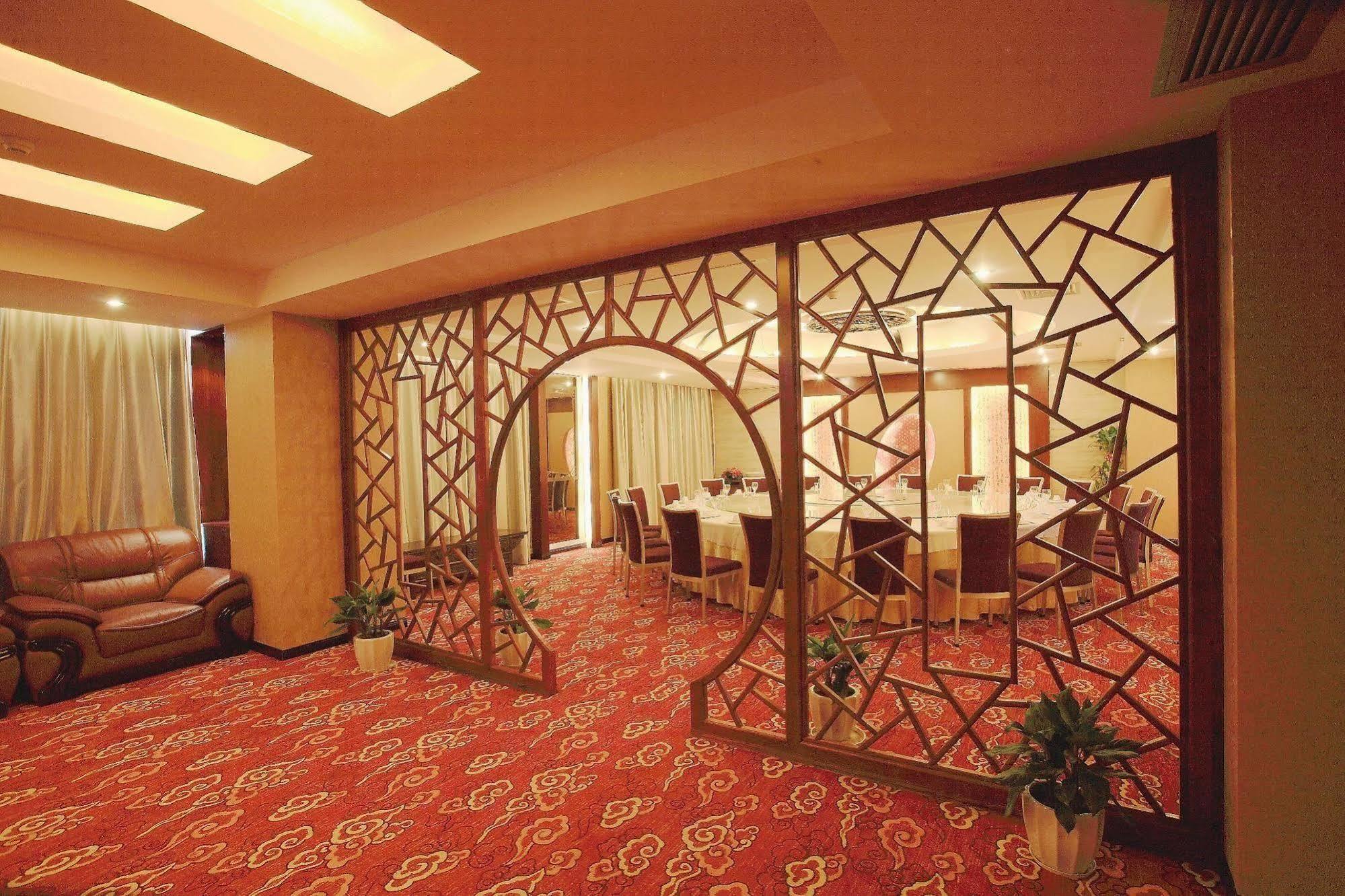 Jasper International Hotel Yangshuo Buitenkant foto