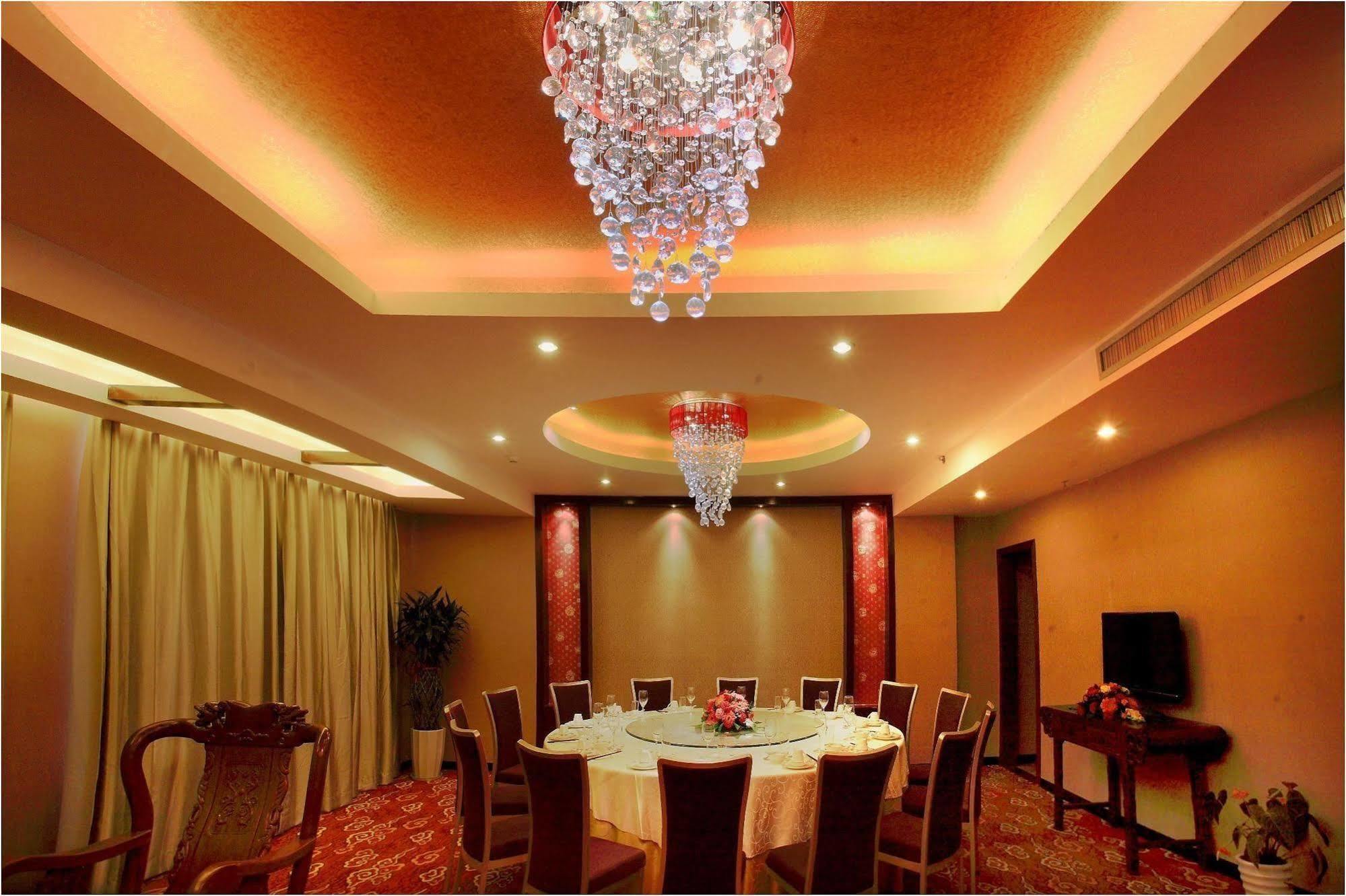 Jasper International Hotel Yangshuo Buitenkant foto