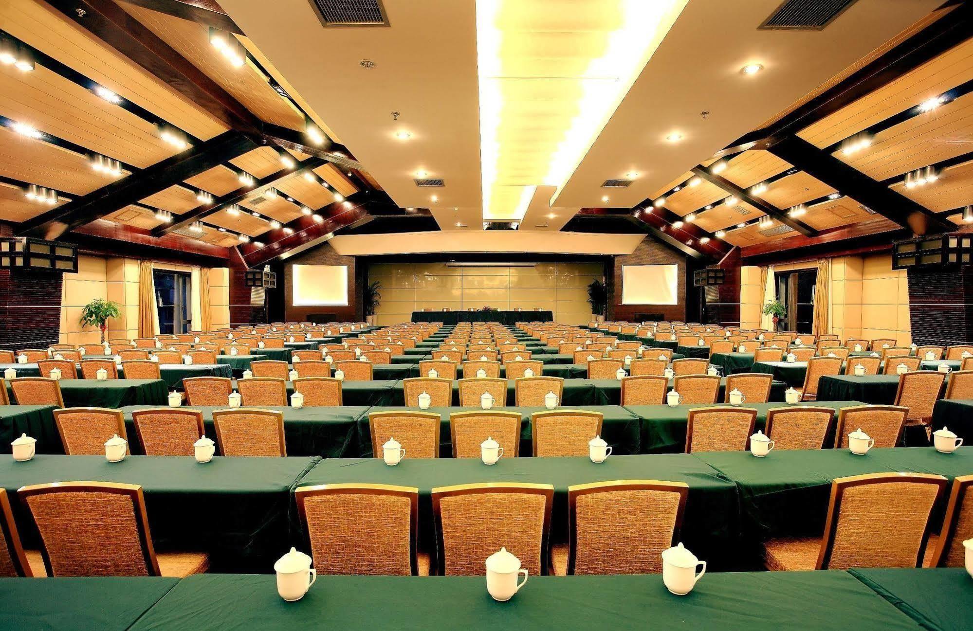 Jasper International Hotel Yangshuo Buitenkant foto