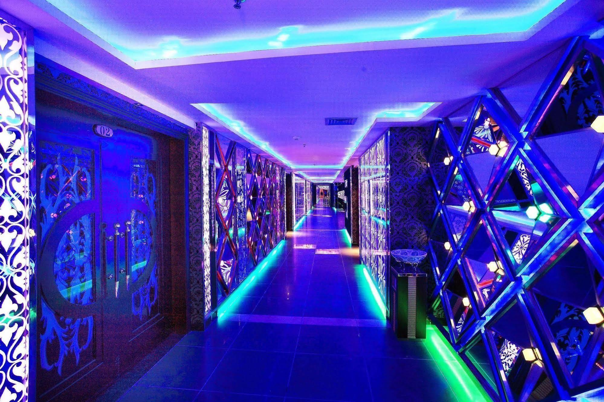 Jasper International Hotel Yangshuo Buitenkant foto